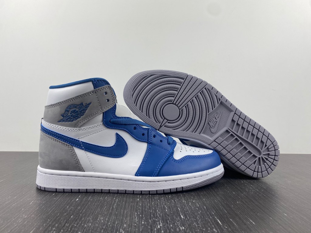Air Jordan 1 High OG True Blue